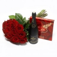 Rosas, chocolates y vino