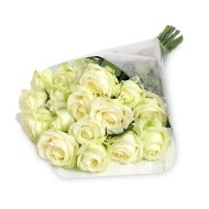 Bouquet de veinte y cuatro rosas blancas
